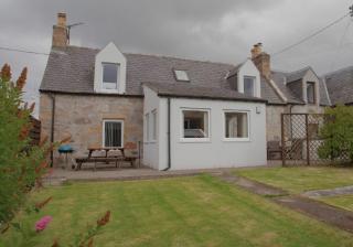 Mike's 3-bedroom Countryside Cottage - Alness - 0