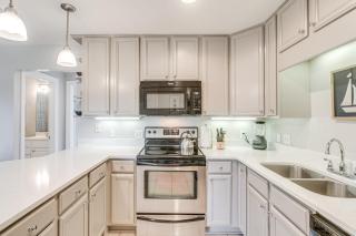 Darien Condo with Boat Dock Access Walk to Downtown - 7