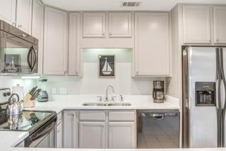 Darien Condo with Boat Dock Access Walk to Downtown - 6