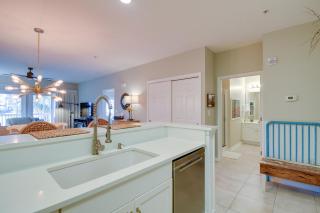 Walk to Main Street North Myrtle Beach Condo - Myrtle Beach - 2