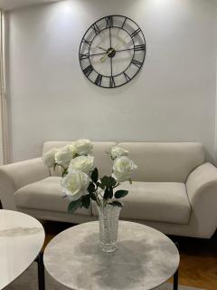 Ruby Luxury Central Apartment - 8