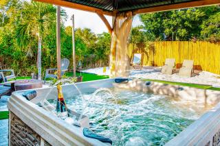 Coastal Farmhouse with mini Golf, Private Beach &Spa - Naples - 5