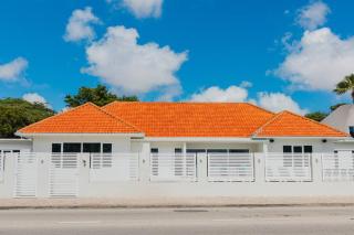Modern Luxury Oasis -10 bedrooms - Oranjestad - 4