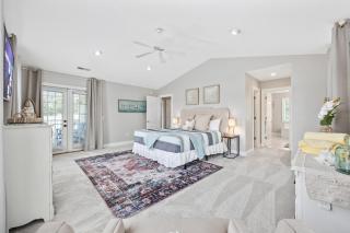 New Listing, 2min WALK to Beach, Single Family Home, Pet Friendly, HotTub, Smart TV, Sleeps 10, Private Backyard - Myrtle Beach - 9