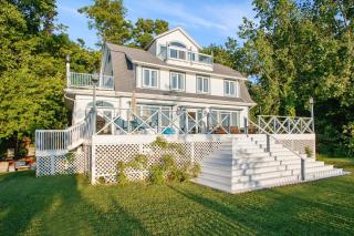 Lake Michigan Retreat - 7