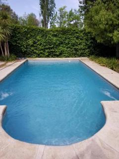 Amplia casa con jardín quincho y piscina - Ciudad Lujan de Cuyo - 7