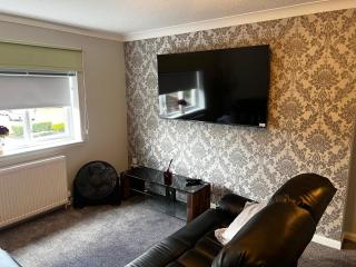 5 minutes to Glasgow airport - Paisley - 9