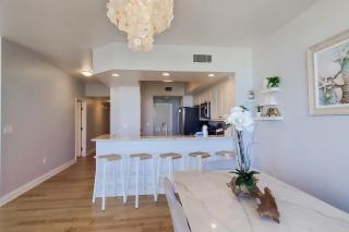 Waters Edge 203 - 5
