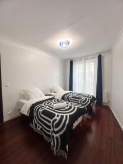 Superbe Appartement Rénové au Cœur de la Capitale - París - 5