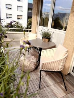 Stylish studio apartment with beautiful balcony - 3
