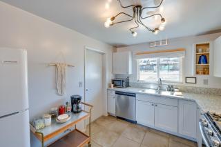 Joshua Tree Vacation Home with Private Hot Tub! - 2