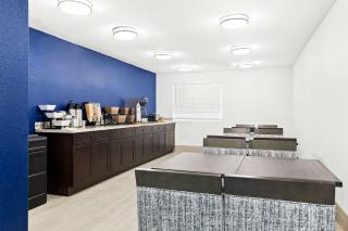 SureStay Hotel by Best Western Groves - Groves - 3