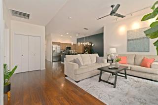 The Cozy Corner Retreat, 15 min walk to Old Town - 3