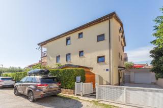 Family-friendly apartments with swimming pools Novigrad - 11242 - 8