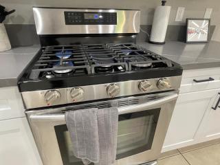 Perfect LV Home - Gated & Quiet - 9mins to Strip - Las Vegas - 3