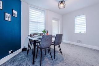 Spacious 3-Bed home in Manchester by 53 Degrees Property, Ideal for Business & Long-term Stays - Sleeps 9! - 5