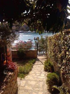 Apartments by the sea Grebastica, Sibenik - 23496 - 3