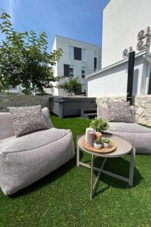 Family friendly apartments with a swimming pool Novalja, Pag - 23489 - Novalja - 3