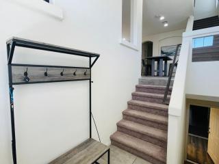 Fun 3-Story House in Vegas - 9mins to Strip and Airport! - Las Vegas - 9
