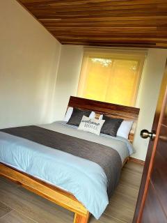 Nambí Secluded Villa with Balcony Hot Tub - Monteverde - 1