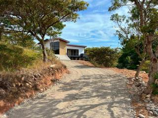 Nambí Secluded Villa with Balcony Hot Tub - Monteverde - 0