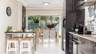 Magnolias - Fingal Bay - 7