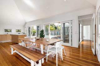 Idyllic Beach House Blairgowrie - 100m to Foreshore, 700m Walk to Village - Blairgowrie - 5