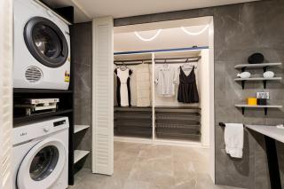 Ultra Modern Studio Apartment in Club Tropical - Port Douglas - 3