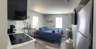 318 E Youngs Ave Unit 8 Salty Shore Retreat Idyllic Studio by the Sea - Wildwood - 0