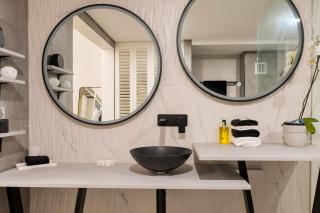 Ultra Modern Studio Apartment in Club Tropical - Port Douglas - 2