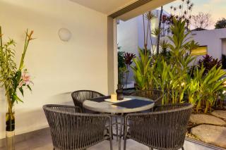 Ultra Modern Studio Apartment in Club Tropical - Port Douglas - 1