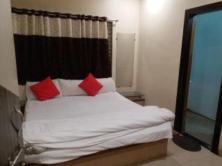 Hotel Radhekrishna Palace - Ujjain - 5