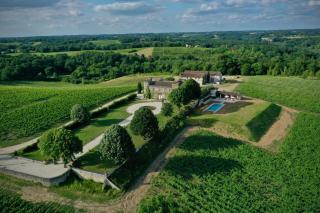 Château 14e siècle vue panoramique sur les vignes - Le Tourne - 0