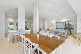 Enterprise St Prestigious Home with Breathtaking Views - Sunshine Beach - 8