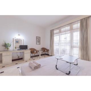 Urbanview Hotel Utari - 1