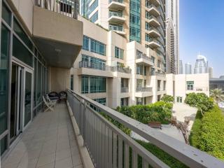 Spacious 1 BR in Downtown Near Burj Khalifa - Dubai - 5
