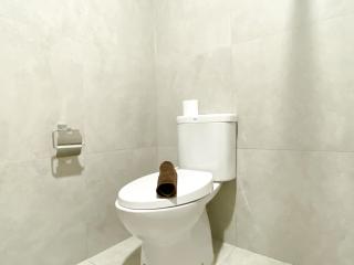 Cozy and Homey Studio Room Pollux Chadstone Apartment By Travelio - Cikarang - 5