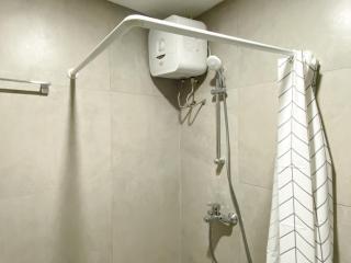 Cozy and Homey Studio Room Pollux Chadstone Apartment By Travelio - Cikarang - 6