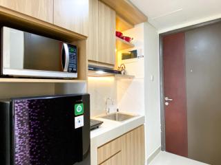 Cozy and Homey Studio Room Pollux Chadstone Apartment By Travelio - Cikarang - 8