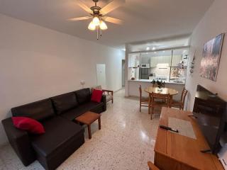 Seaview apartment with garden & pool - 6
