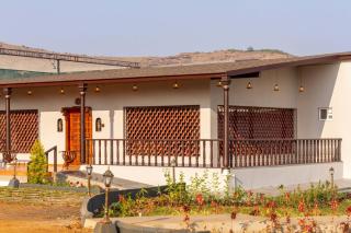 SaffronStays Sarvam - 3bdr wada-inspired pool villa in Igatpuri - Igatpuri - 4