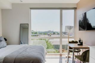 Blueground Capitol Hill gym elev courtyard SEA-761 - Seattle - 3