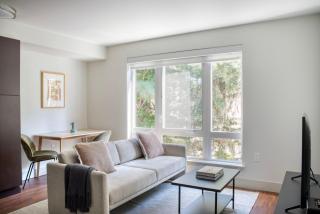 Bellevue jr 1br w lounge wd nr shops coffee SEA-615 - 0