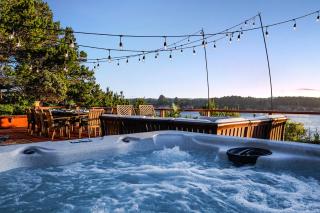 Riverfront! Family Friendly, Hot Tub, Fire Pit, EV - Florence - 7
