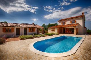 Villa with pool, garden, in a quiet small village - by Traveler tourist agency Krk - ID 2179 - Kras - 8