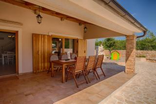 Villa with pool, garden, in a quiet small village - by Traveler tourist agency Krk - ID 2179 - Kras - 2