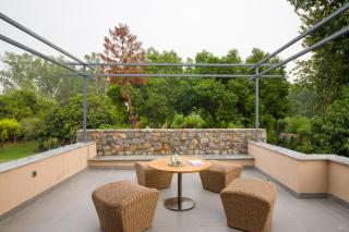 ELIVAAS 5 BHK With Entertainment Lounge & pvt pool - Taus Bagh - New Delhi - 8