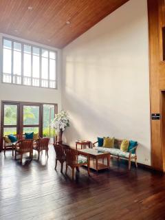 Riverhouse Resort - 3