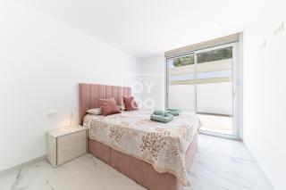 Villa Coral, chic coastal design, saltwater pool - by OYOOSTAYS - Torrevieja - 1