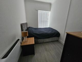 Stylish 1 Bedroom Flat near Bridgend Town centre - Bridgend - 0